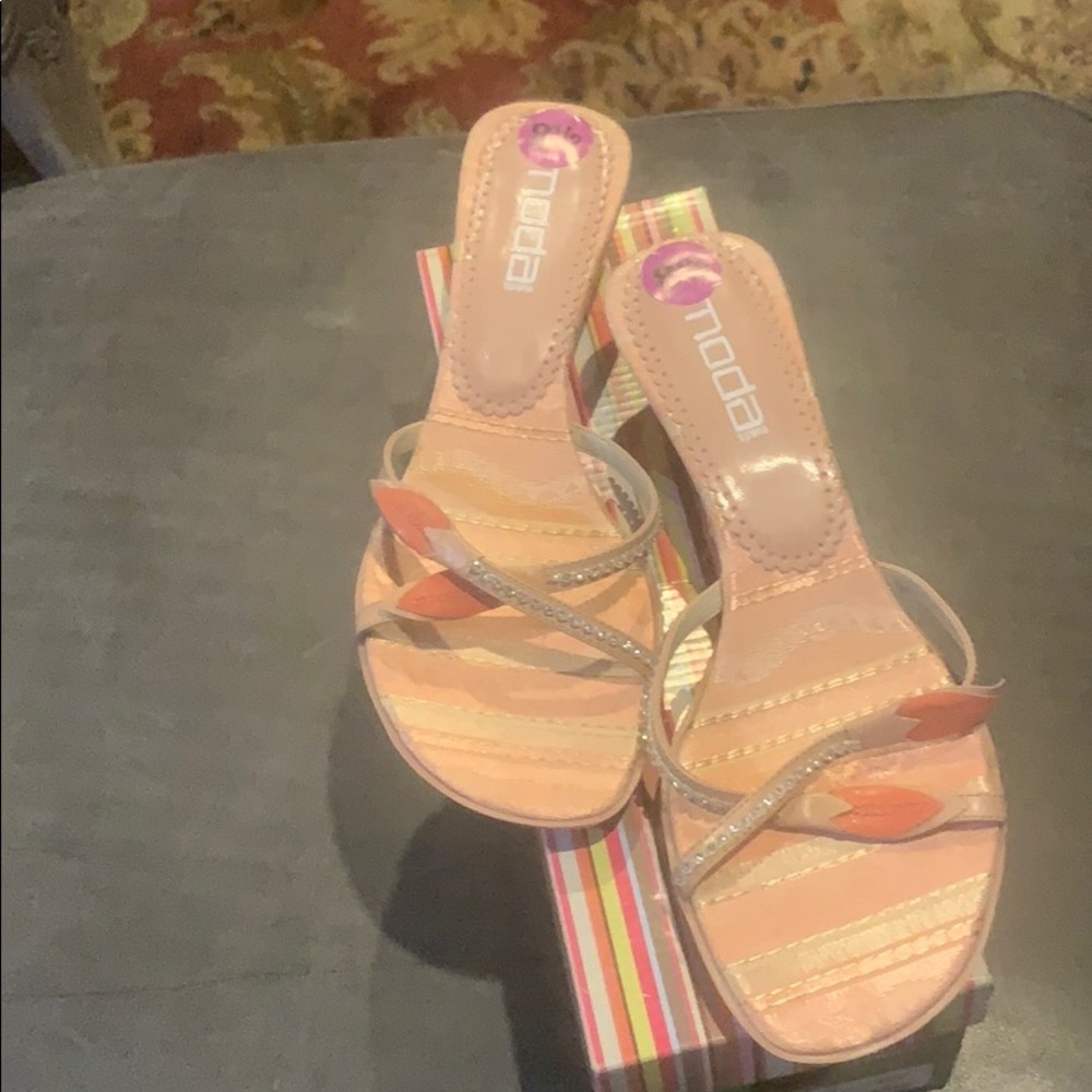 Moda Peach Rhinestone Kitty Heel Sandal 8 1/2 new